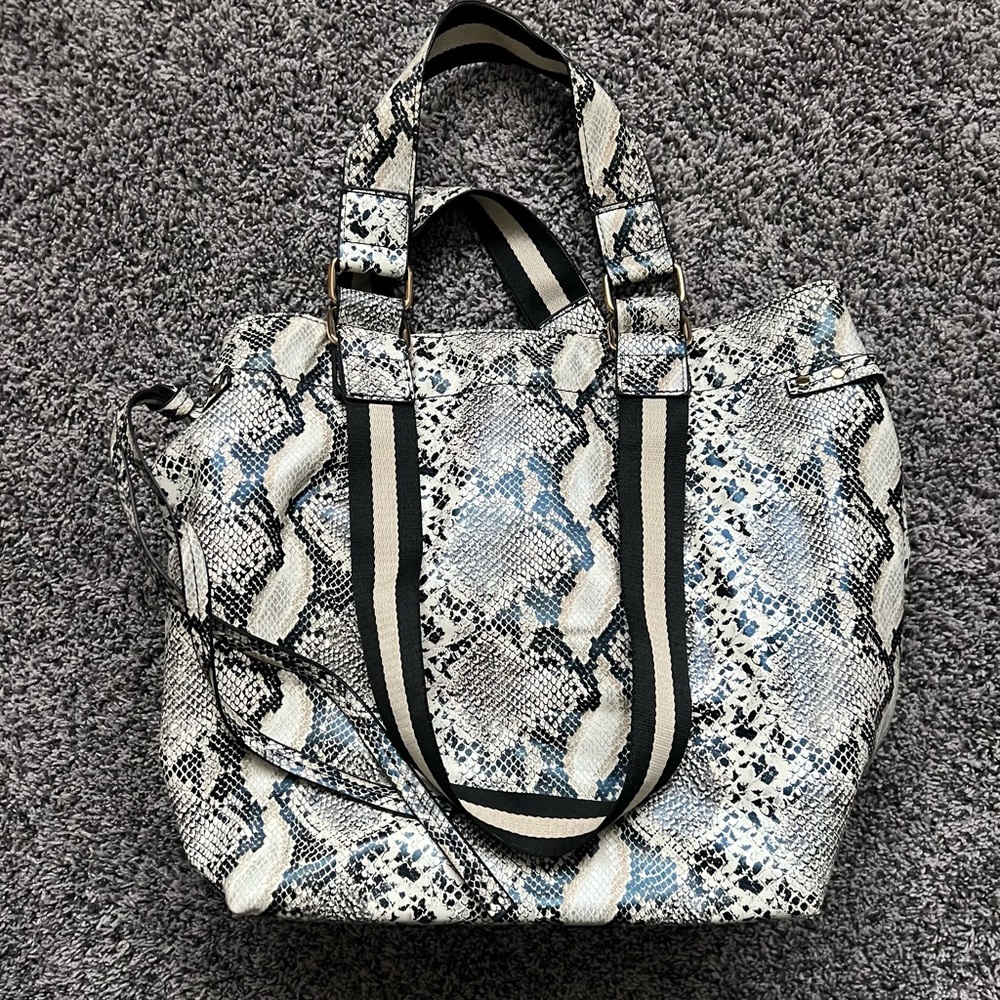 Ahdorned snake leather tote - Picture 7 of 9